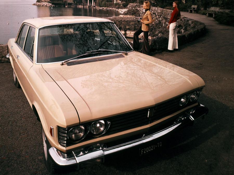  Fiat 130 Berlina 1969 года  (фото 10 из 12)